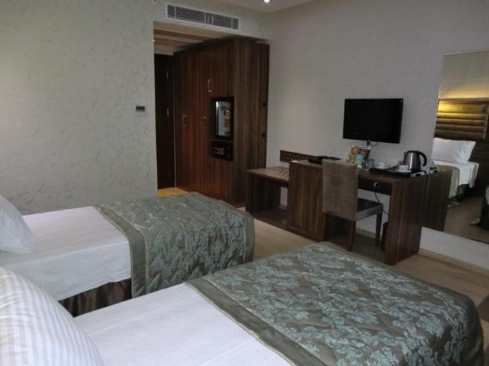 Adanava Hotel ภายนอก รูปภาพ