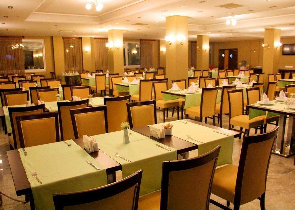 Adanava Hotel ภายนอก รูปภาพ
